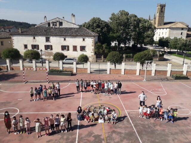 EL COLEGIO PÚBLICO DE OBANOS DONA 235 KILOS AL BANCO DE ALIMENTOS DE NAVARRA