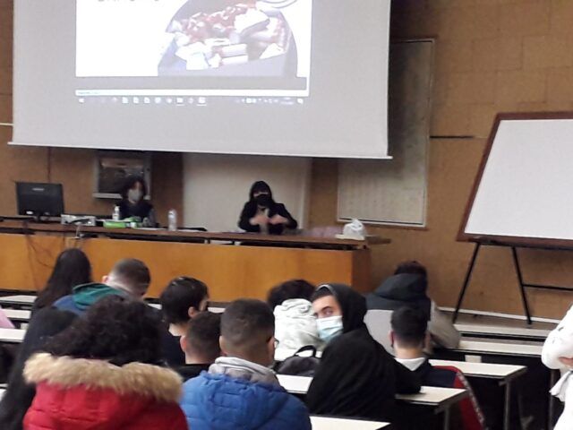 Charla en el I.E.S. Benjamín de Tudela