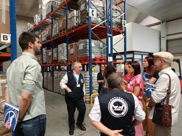 La Comisión de Derechos Sociales, Economía Social y Empleo visita el Banco de Alimentos de Navarra